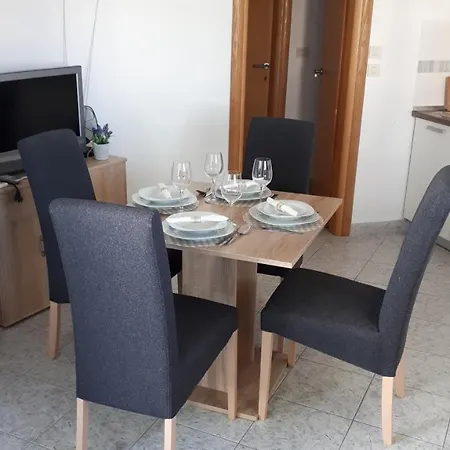 Apartman Dana *