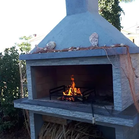 Dana Διαμέρισμα *